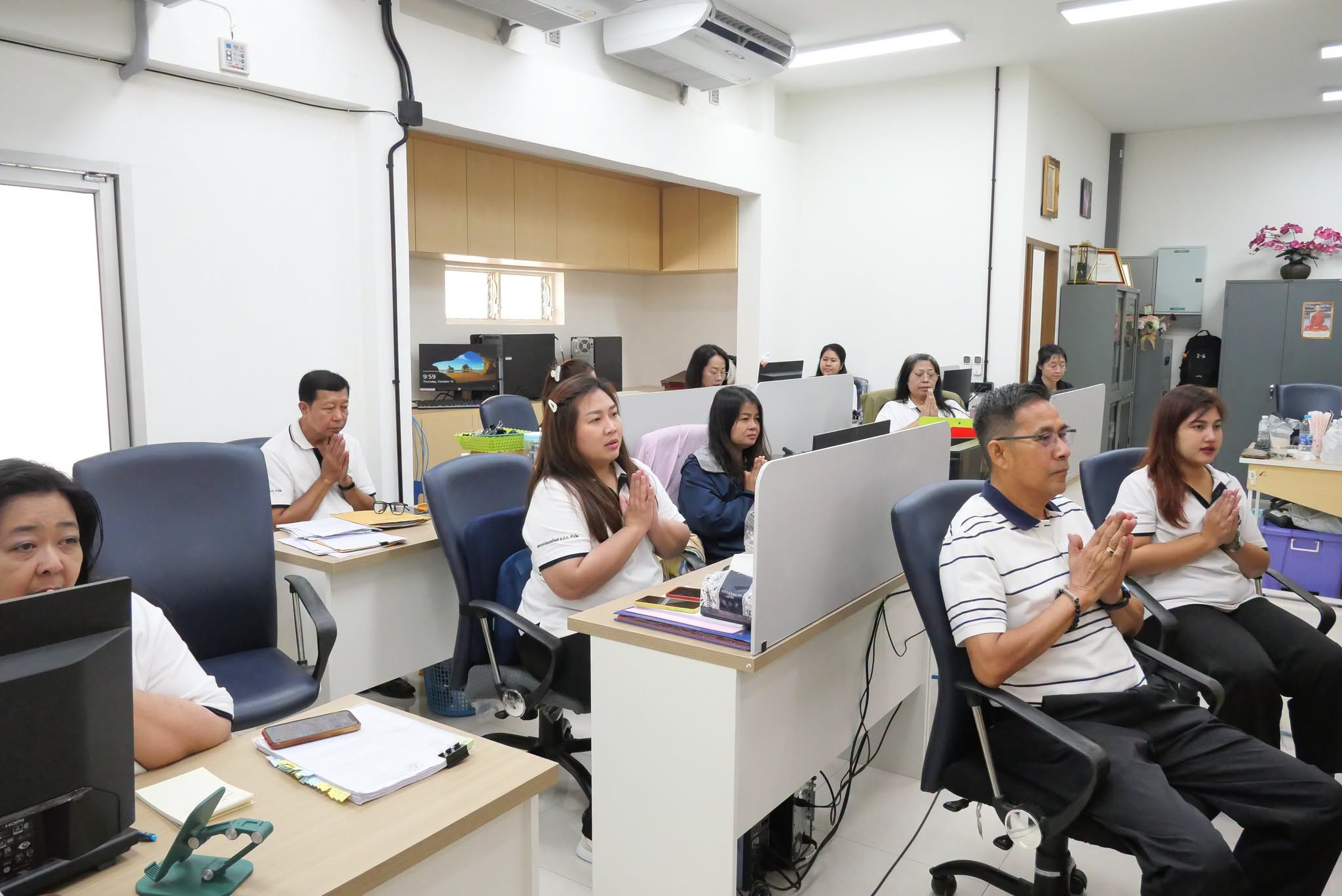 title - รองเลขาธิการ ส.ป.ก. ร่วมพิธีสักการะสิ่งศักดิ์สิทธิ์และพิธีสงฆ์ วันทำบุญสหกรณ์ออมทรัพย์สำนักงานการปฏิรูปที่ดินเพื่อเกษตรกรรม จำกัด เนื่องในโอกาสเปลี่ยนแปลงที่ตั้งสำนักงานแห่งใหม่ 